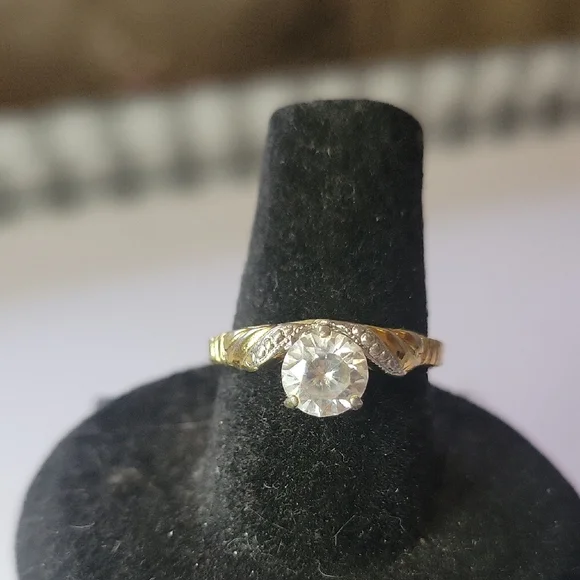 Vintage Linden Women's Ring - Picture 3 of 10